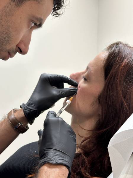 Injections cernes acide hyaluronique près de Marseille